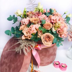 Aranjament Floral - Prietenie cu flori speciale